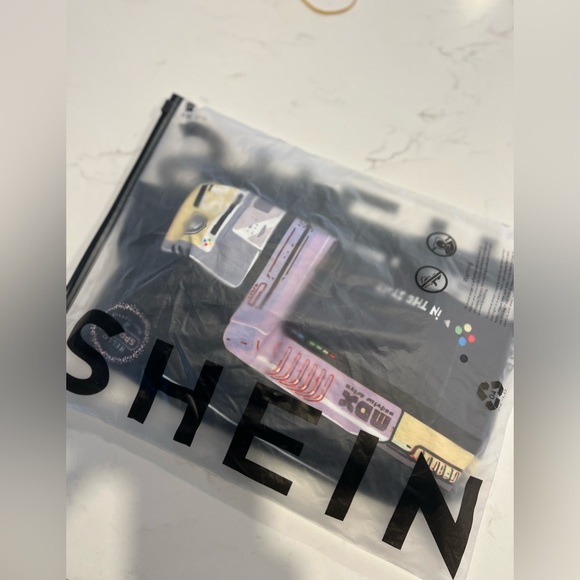 NWT Men’s Gamer Shirt Medium - Picture 5 of 5